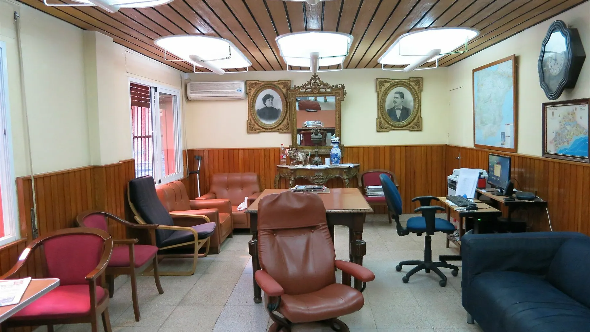 Hostal Guillot Torremolinos Casa de hóspedes